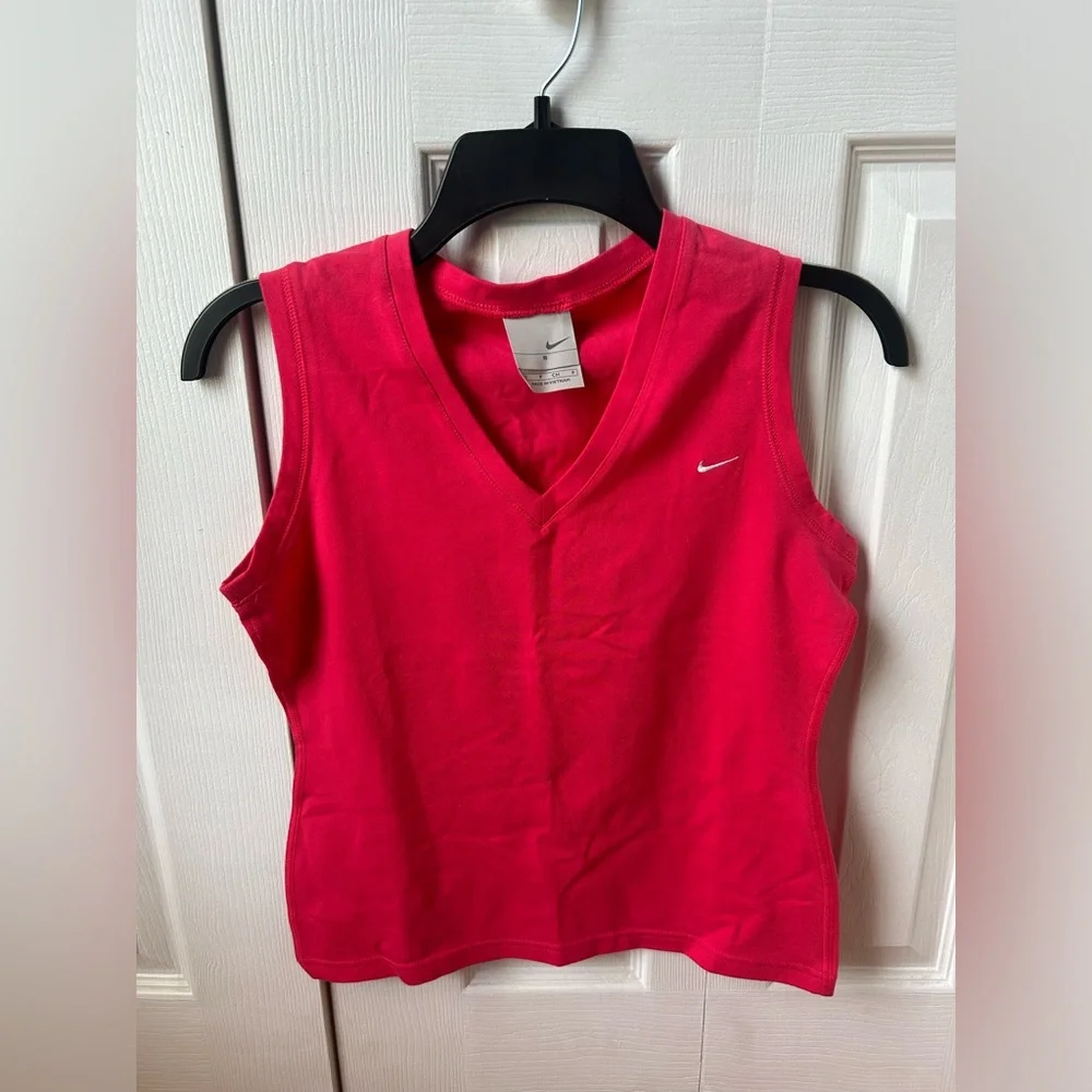 NWOT Hot Pink Nike V-Neck Sleeveless Top - size small